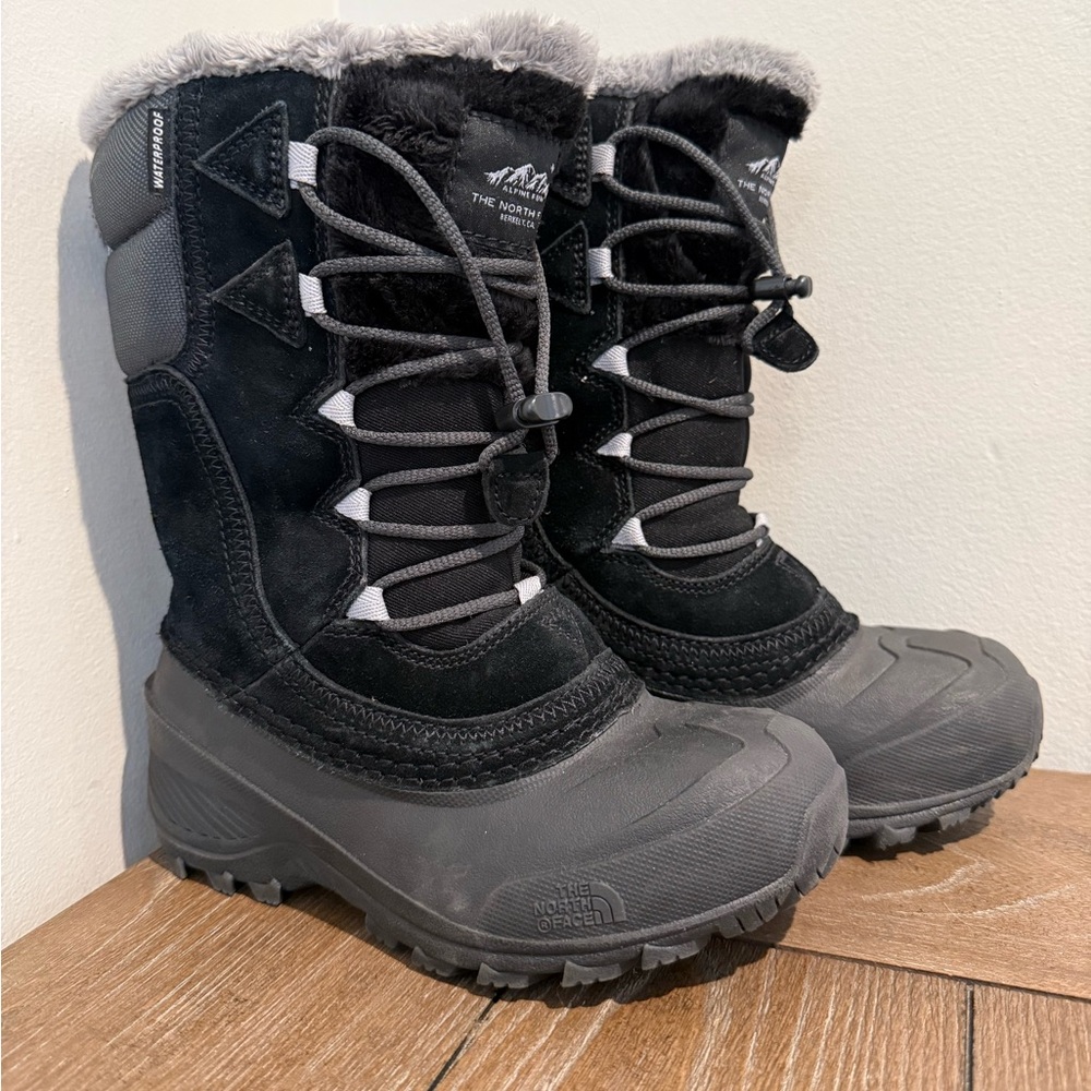 The North Face Shellista Lace IV Youth Unisex Boots TNF Black/Vanadis Grey Sz 1